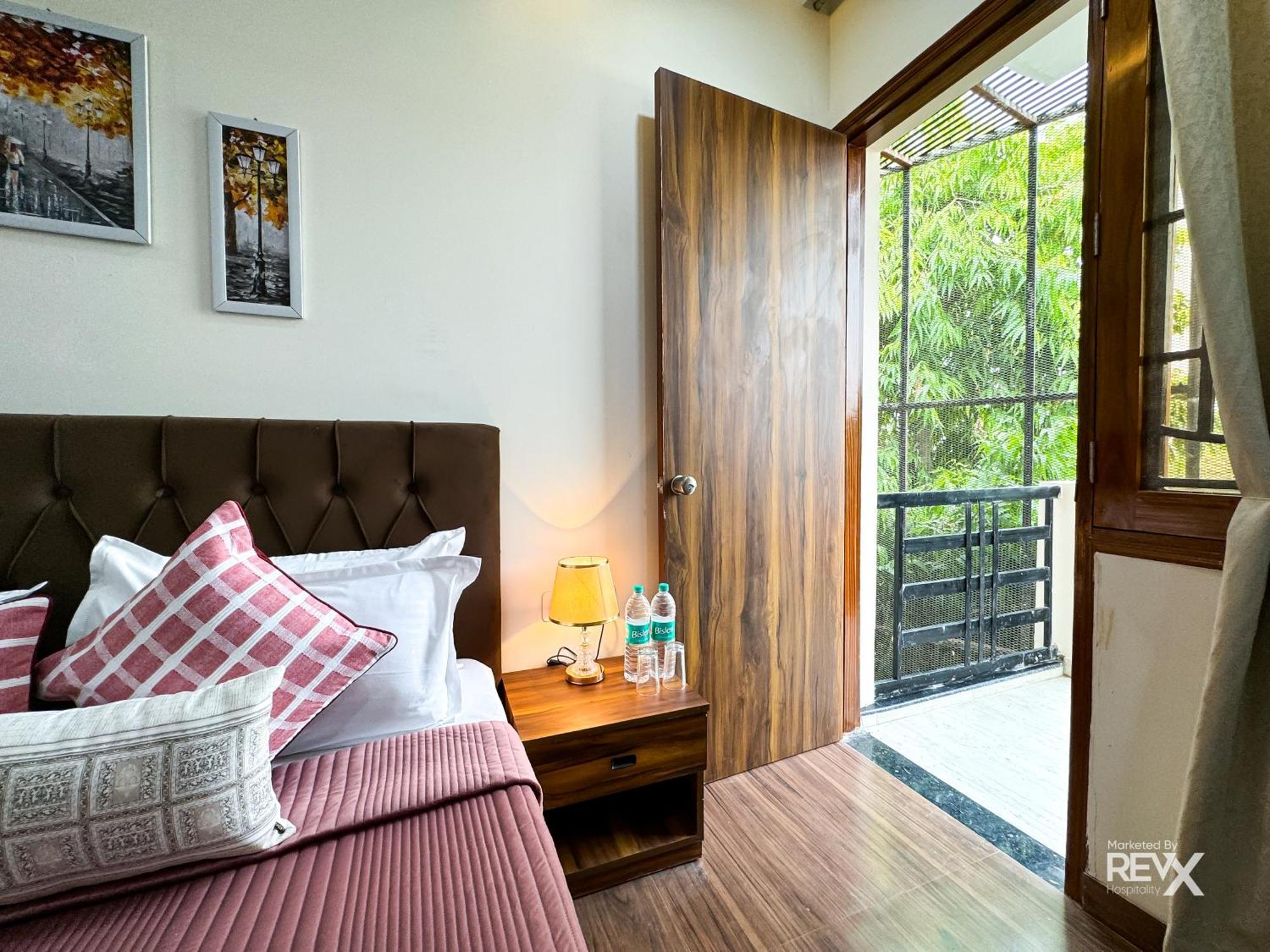 Guru Sadan A Luxe Stay Ayodhya Екстериор снимка