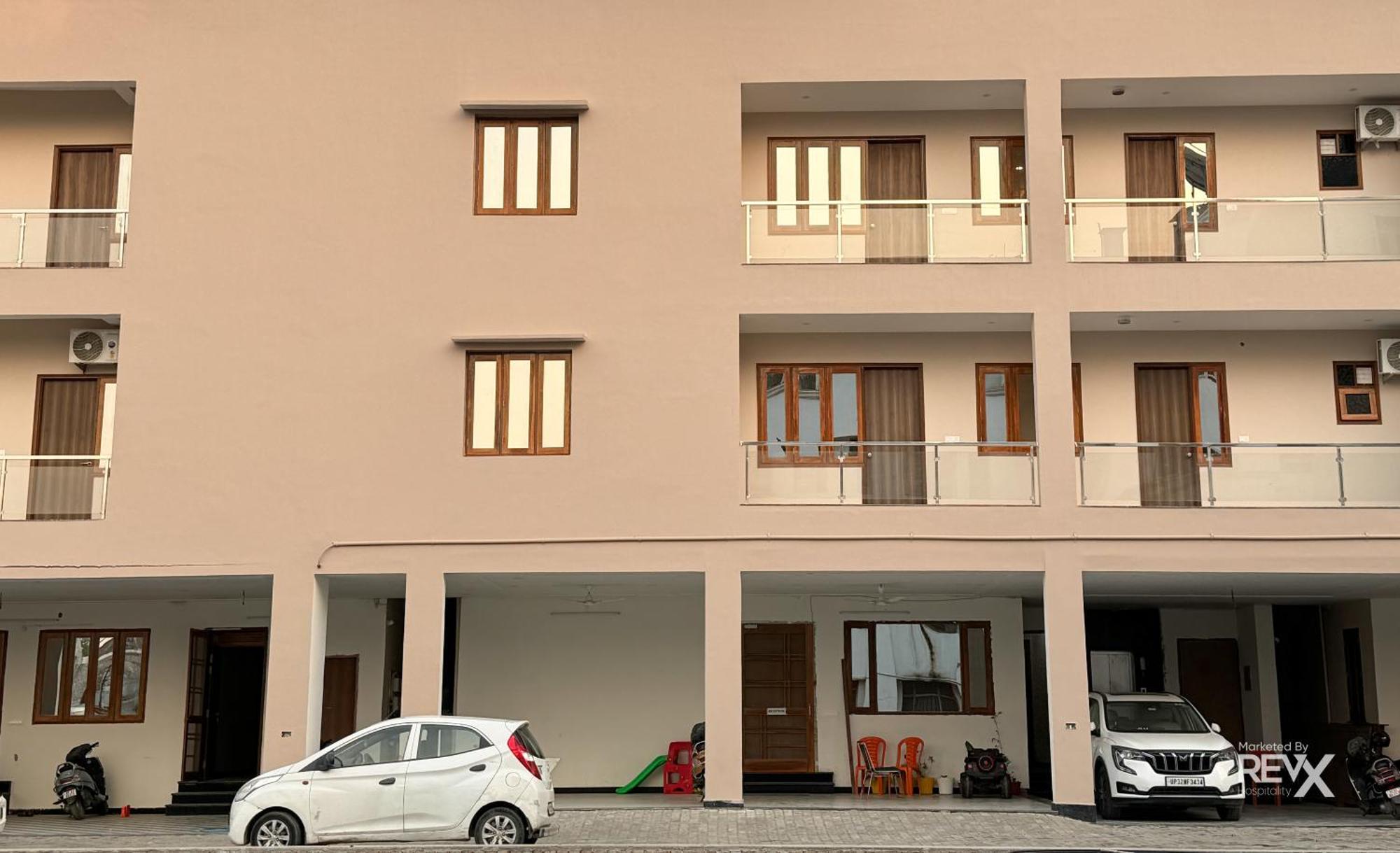 Guru Sadan A Luxe Stay Ayodhya Екстериор снимка