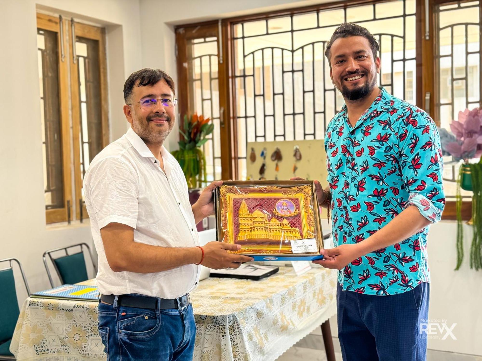 Guru Sadan A Luxe Stay Ayodhya Екстериор снимка
