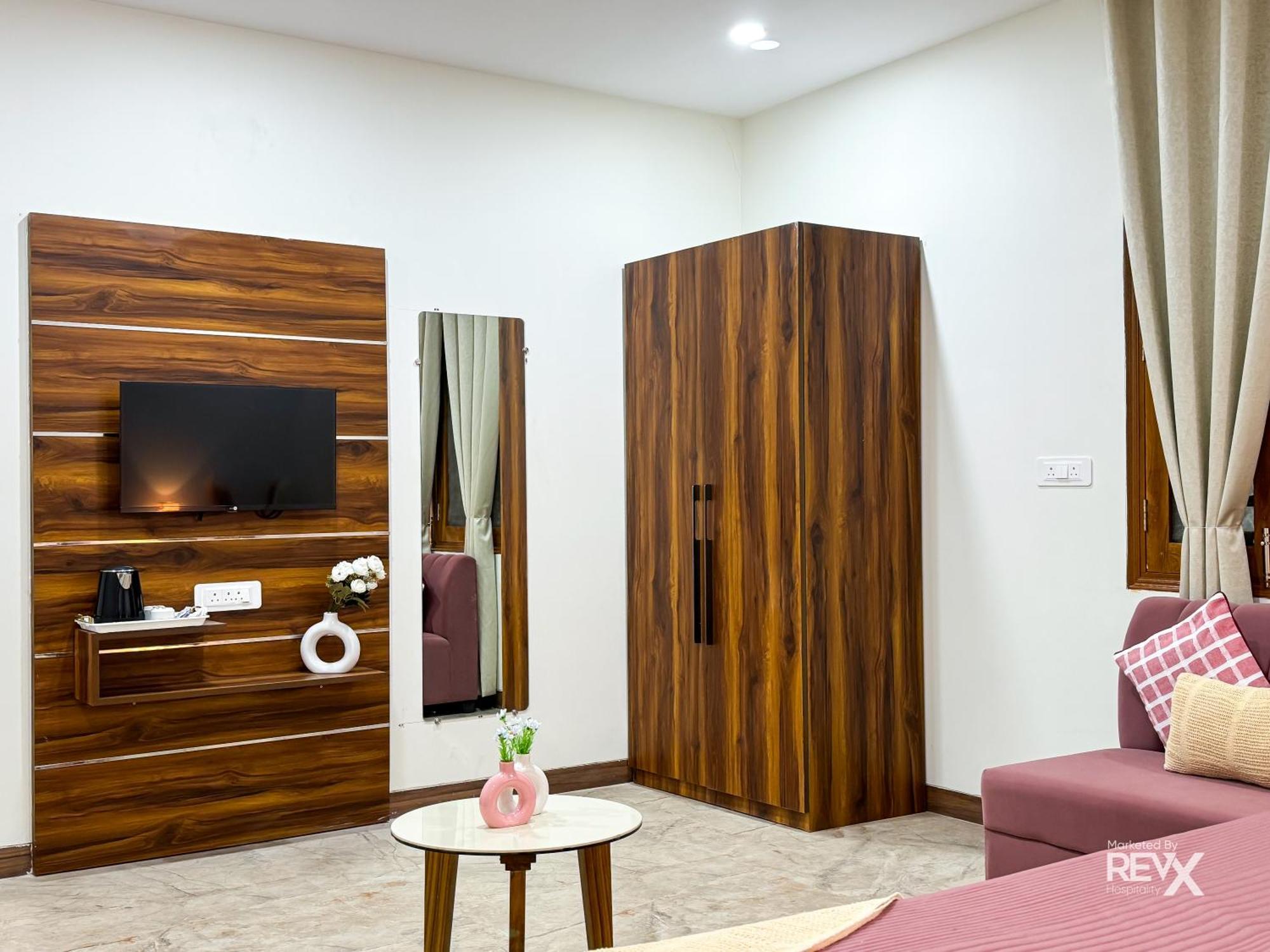 Guru Sadan A Luxe Stay Ayodhya Екстериор снимка