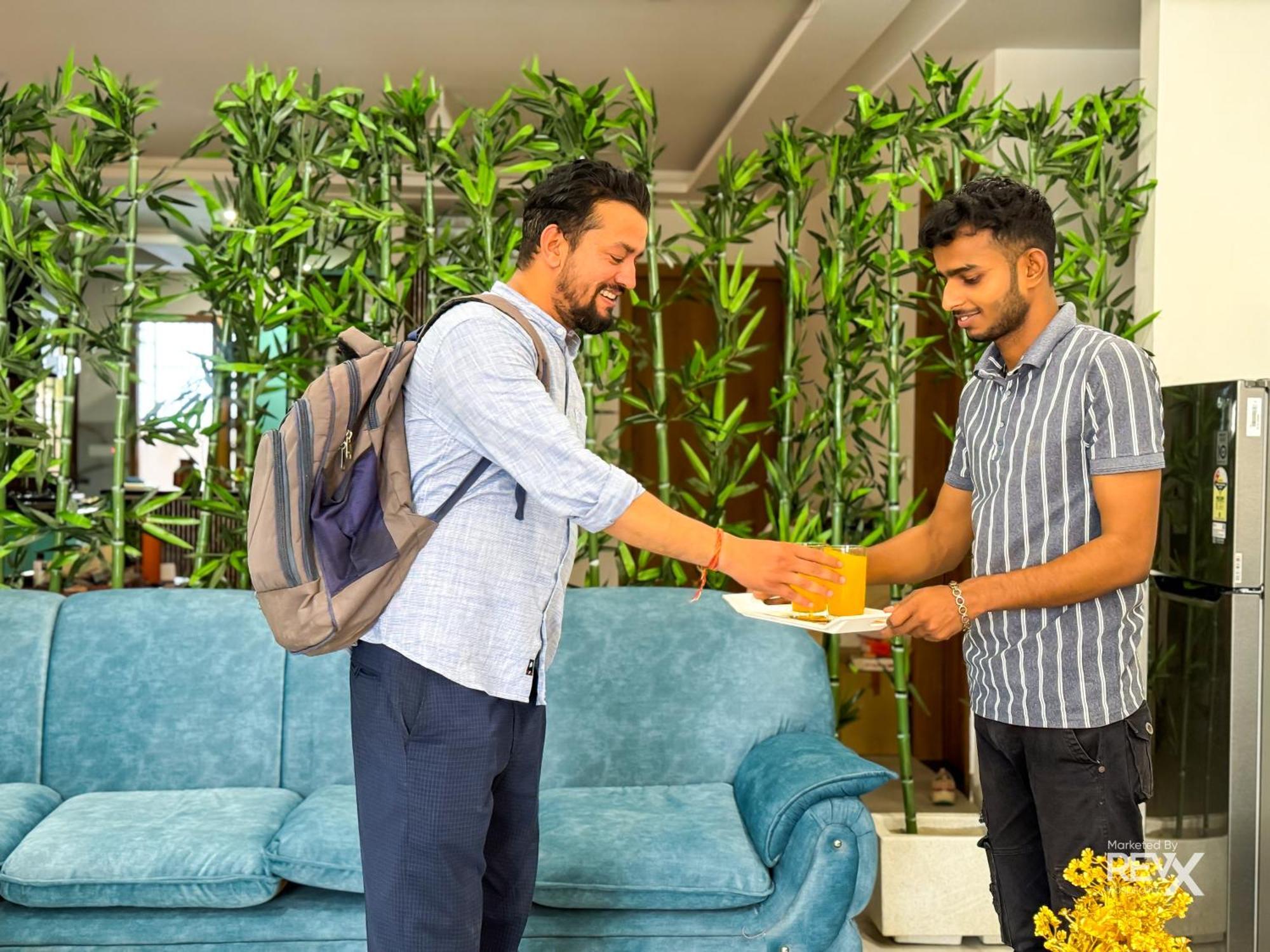 Guru Sadan A Luxe Stay Ayodhya Екстериор снимка