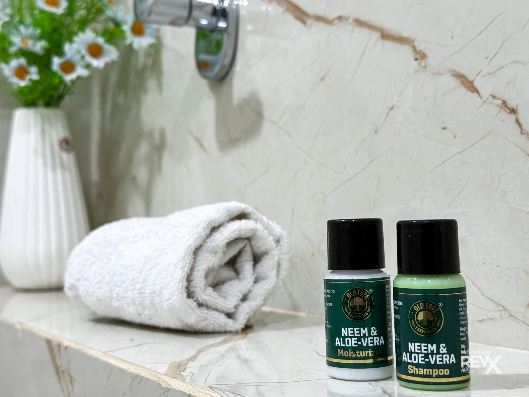 Guru Sadan A Luxe Stay Ayodhya Екстериор снимка